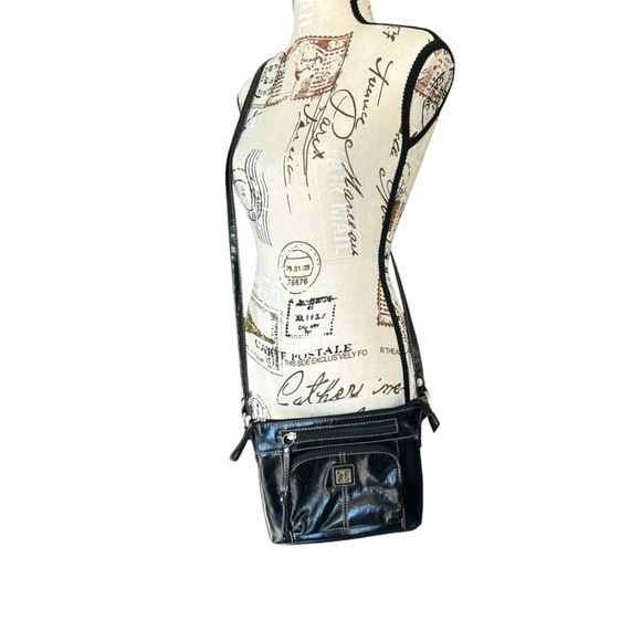 Giani Bernini black leather purse crossbody or shoulder 9”x7”x2” - Picture 1 of 14